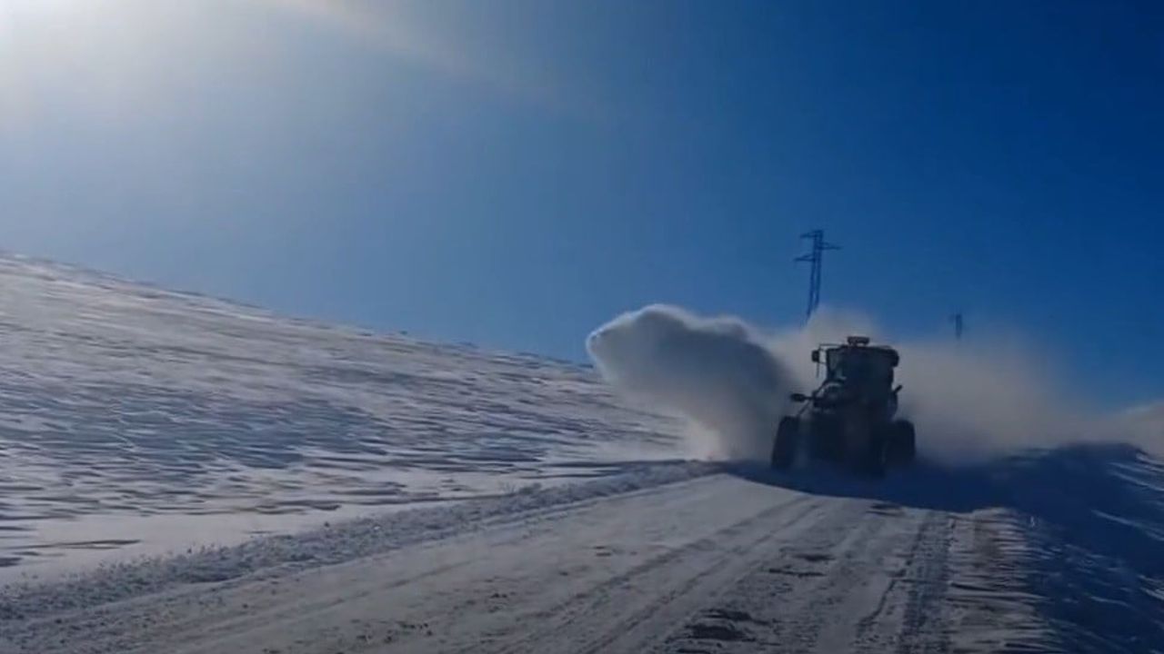 Kars İl Özel İdaresi, 1-3 Ocak kar yağışında tüm köy yollarını ulaşıma açtı