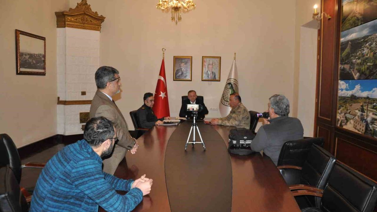 Kars’ta Aralık 2025 Asayiş ve Güvenlik Toplantısı Vali Ziya Polat Başkanlığında Yapıldı