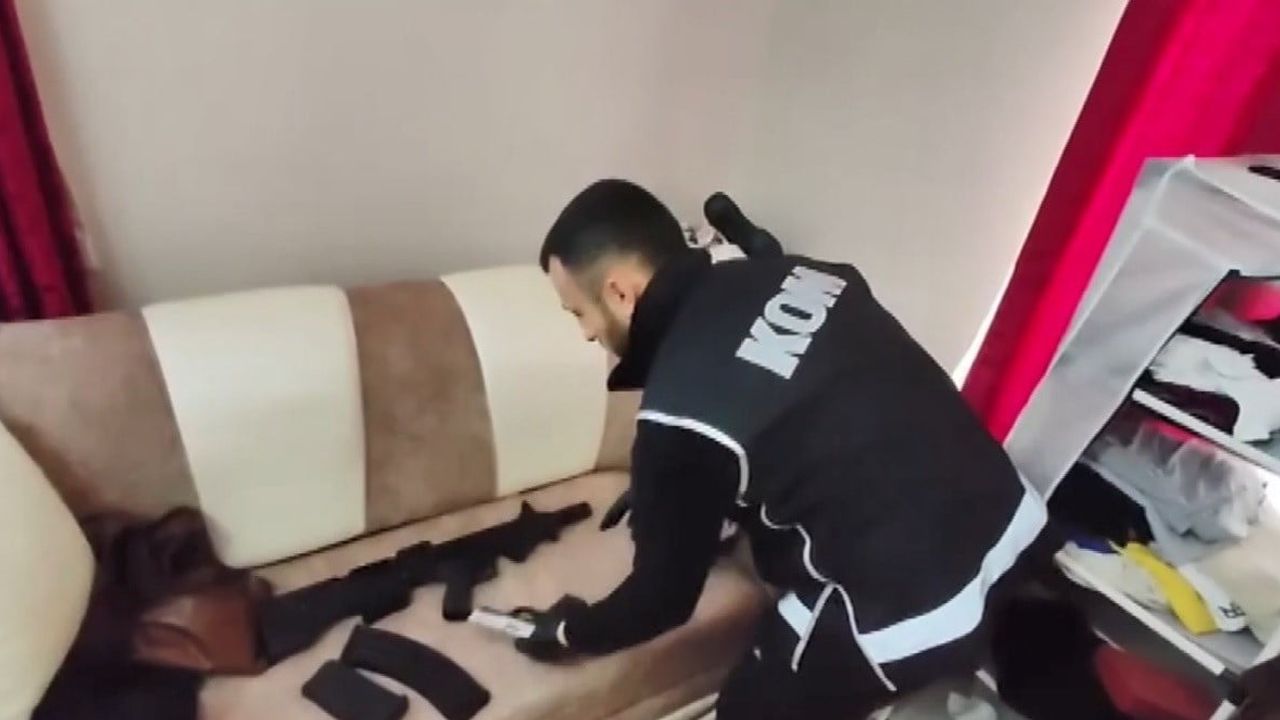 Kars’ta sosyal medya üzerinden silah ticareti operasyonu: 8 gözaltı