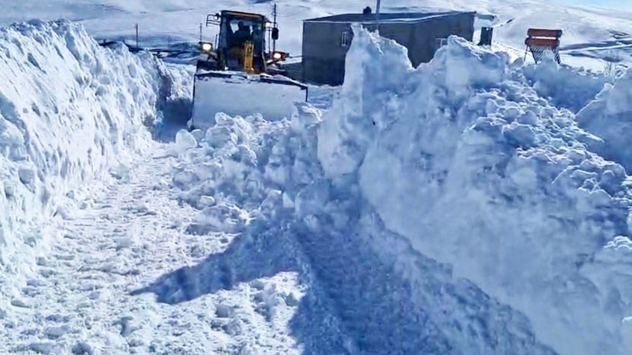 Kars’ta tipi nedeniyle 18 köy yolu ulaşıma kapalı