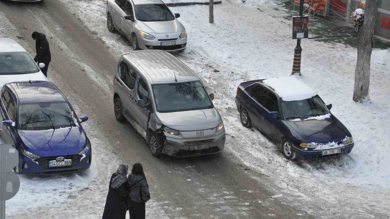 Kars'ta trafiğe kayıtlı araç sayısı 54 bin 850'ye ulaştı