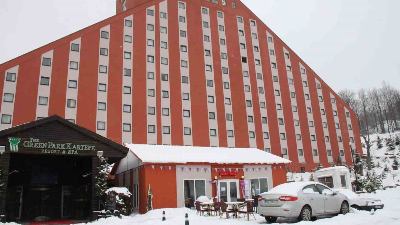 Kartalkaya faciası sonrası Kartepe'de The Green Park Otel'in durumu Pazartesi yapılacak denetimle netleşecek