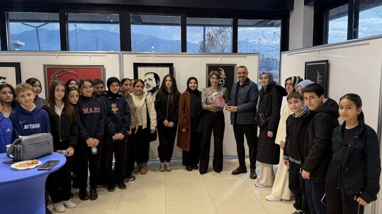 Kartepe’de 'Asâr-ı Hâl' filografi sergisi ziyaretçilere açıldı