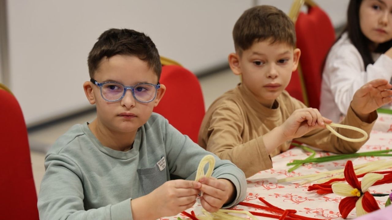 Kartepe'de öğrenciler yarıyıl tatilini Kartepe Sanat Evi atölyeleriyle değerlendirdi