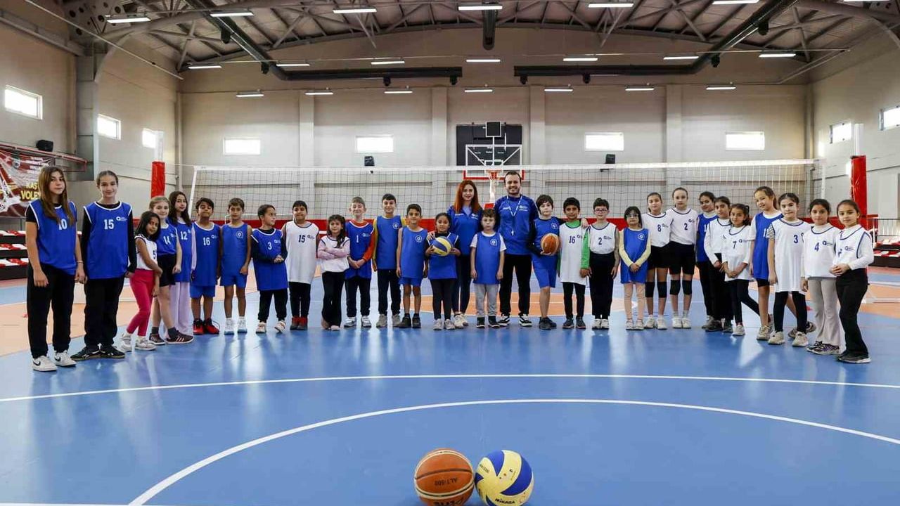 Kaş Ova Spor Salonu, Kaşlı Çocukların Ortak Buluşma Noktası Oldu