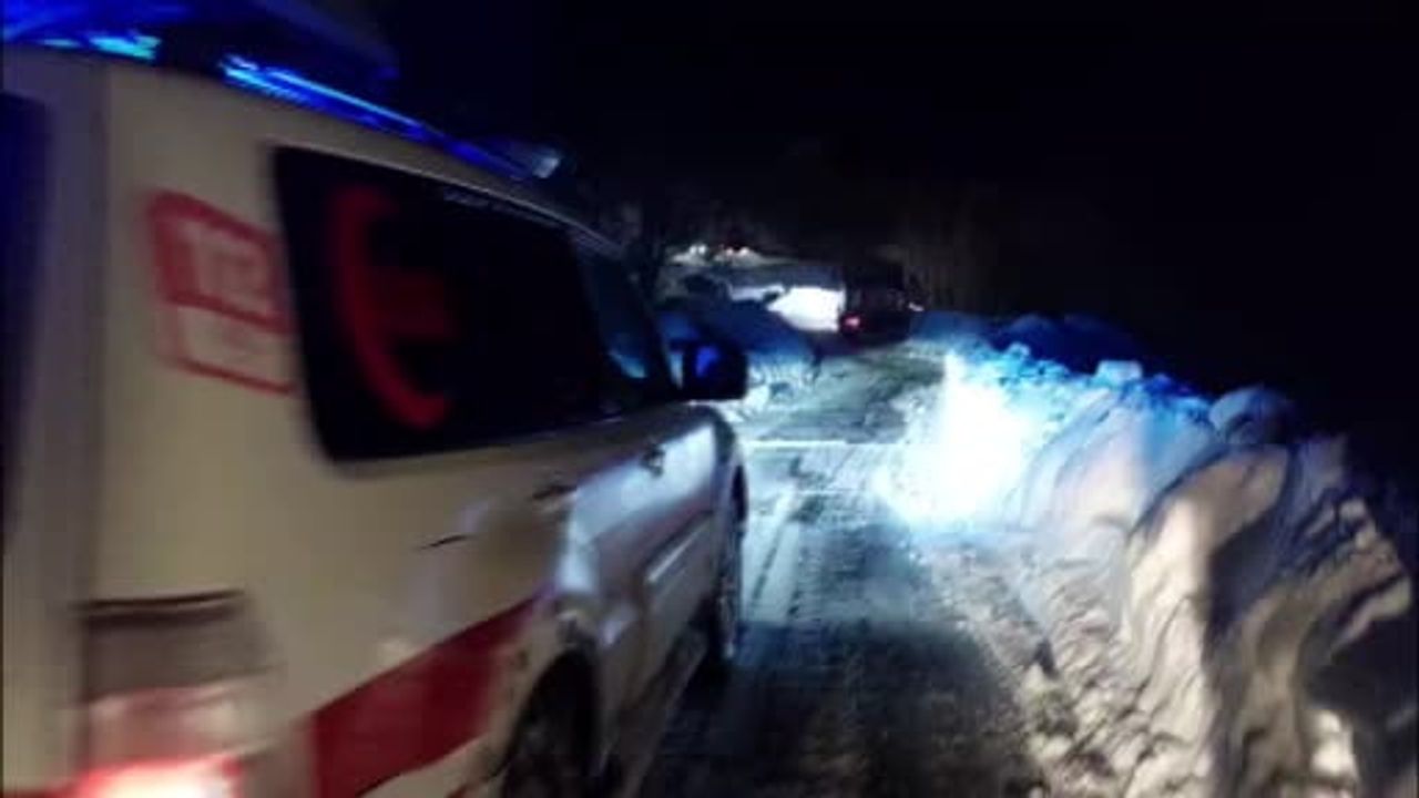 Kastamonu Bozkurt'ta Kutluca köyündeki yaralıya 4 saatlik çalışmayla ulaşıldı