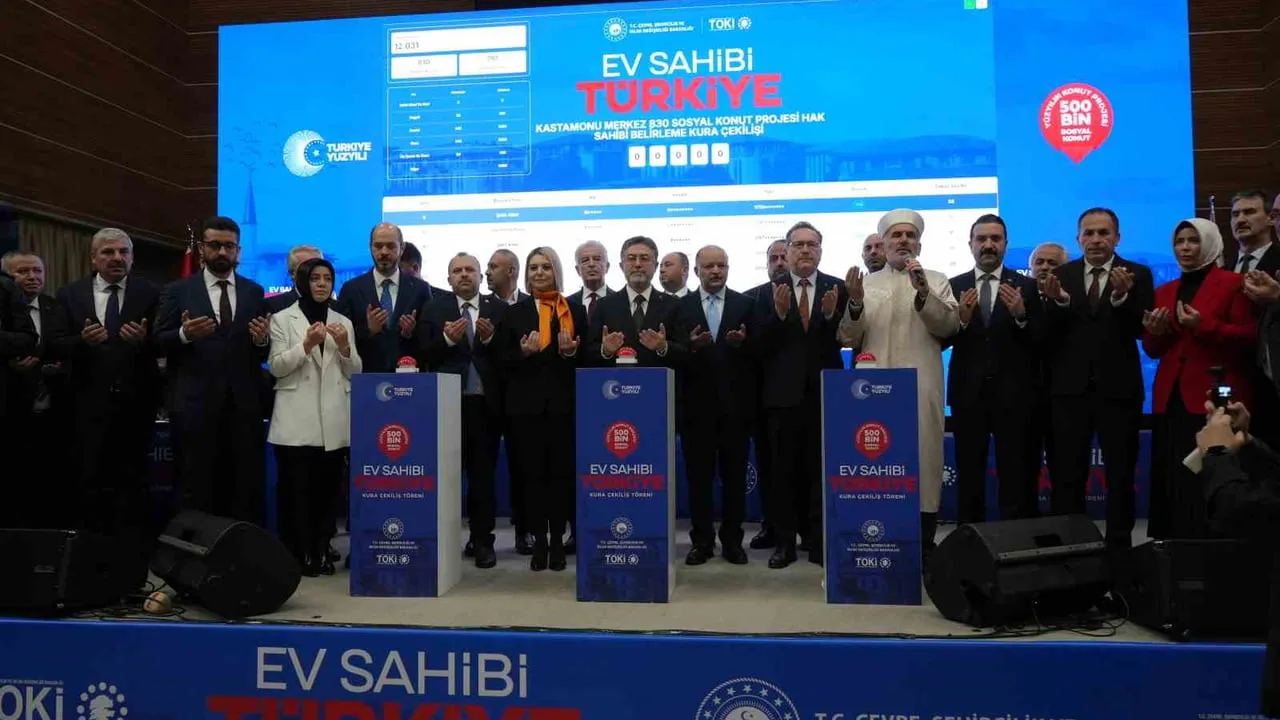 Kastamonu'da 2 bin 380 Sosyal Konutun Hak Sahipleri Kura ile Belirlendi