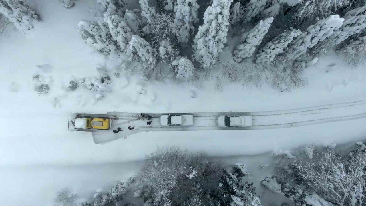 Kastamonu'da karla mücadele: İl Özel İdaresi 150 iş makinesiyle köy yollarını ulaşıma açıyor