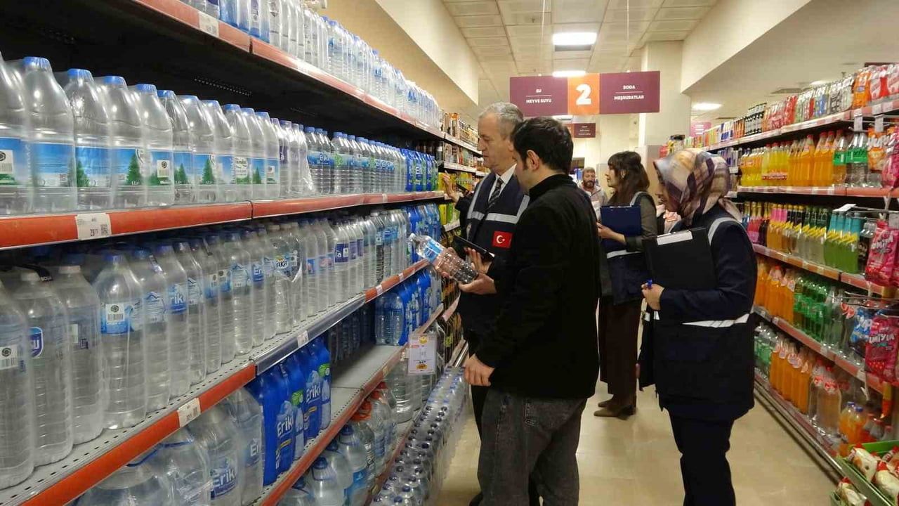 Kastamonu'da Ramazan Öncesi Market ve Restoran Denetimleri: 2025'te 9.262 Firma İncelendi, Yaklaşık 2 Milyon TL Ceza Uygulandı