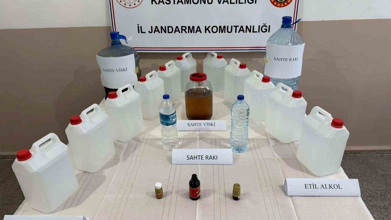 Kastamonu'da sahte içki operasyonu: 4 gözaltı, çok sayıda malzeme ele geçirildi