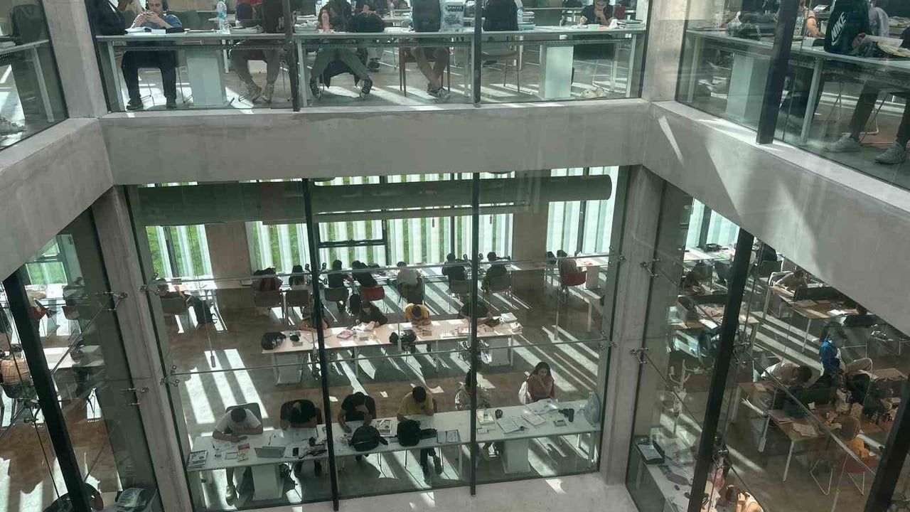 Kayapınar İlçe Halk Kütüphanesi 2025'te 346 bin 65 kullanıcıya ulaştı