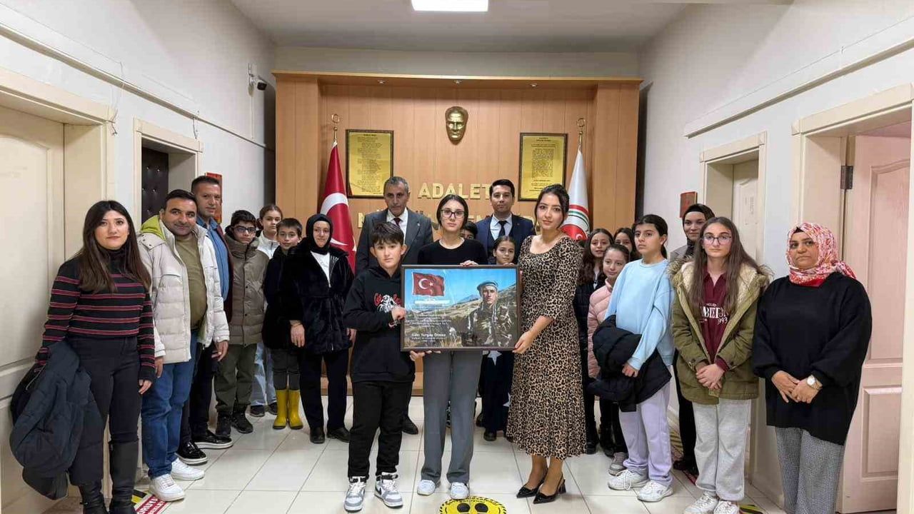 Kaynarca Adliyesi'nde Jandarma Özel Harekat Gazisi Turgay Ölmez'in anısı mahkeme salonunda yaşatılacak