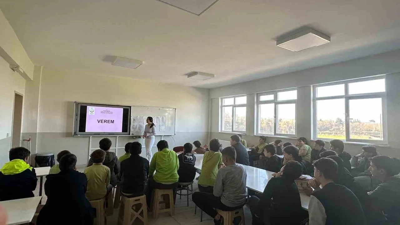 Kaynaşlı’da Verem Farkındalık Eğitimi Üçköprü Ortaokulu’nda Düzenlendi