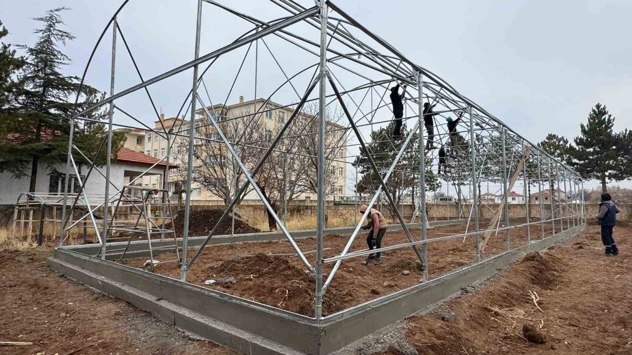 Kayseri Büyükşehir’den Bünyan’a 460 bin TL’lik akıllı sera: 240 m² eğitim tesisi