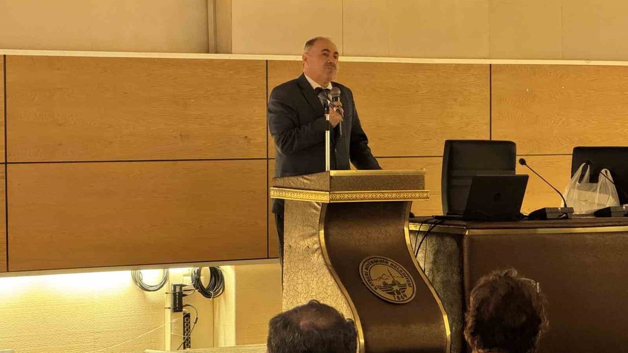 Kayseri Büyükşehir'den Doğal Üretim Bahçesi Kullanıcılarına Organik Tarım Eğitimi