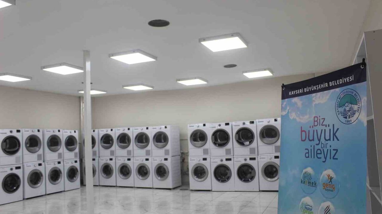 Kayseri Büyükşehir'in Çamaşır Yıkama Merkezi 2025'te 11 bin öğrenciye ücretsiz hizmet verdi