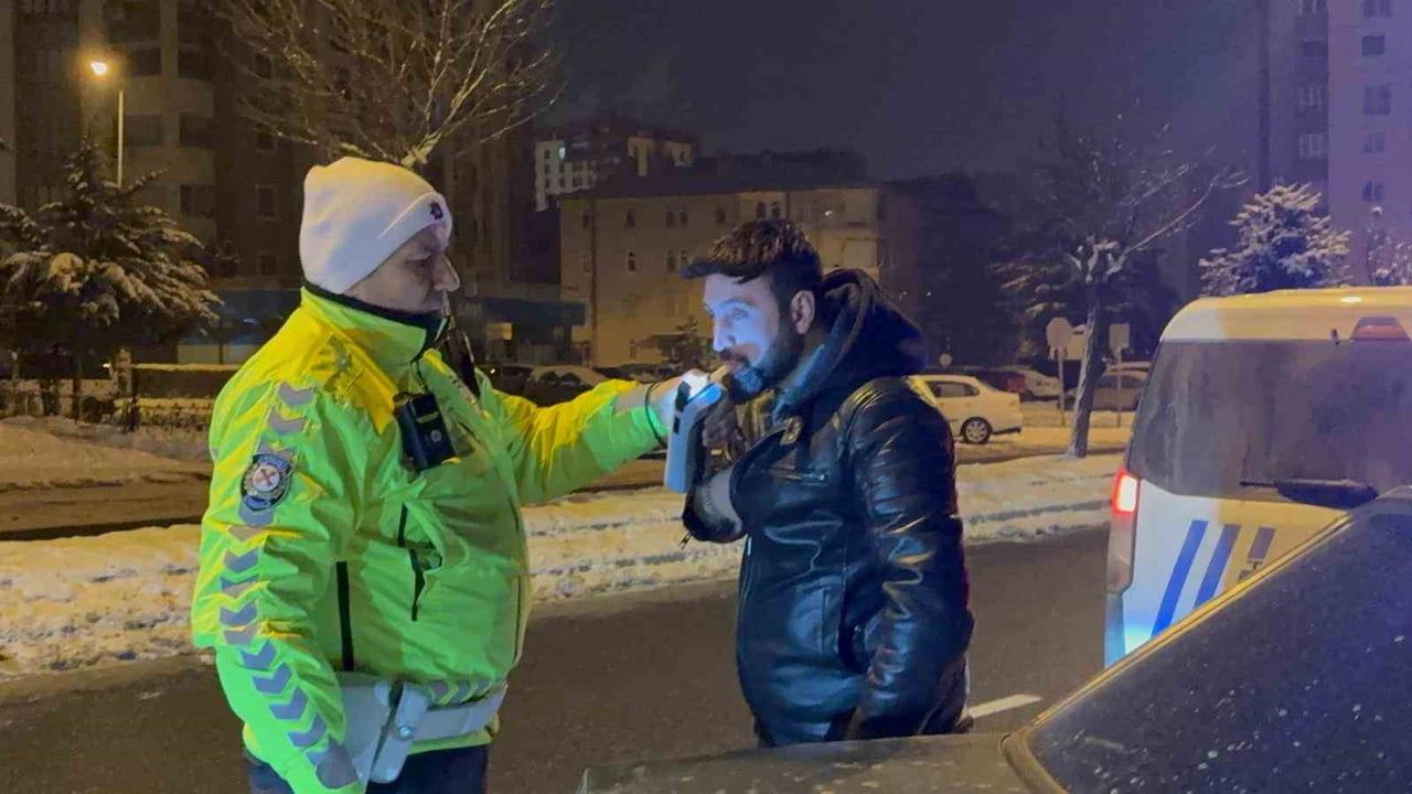 Kayseri'de alkollü sürücü 'ekmeğim gider' diyerek işlem yapılmamasını istedi