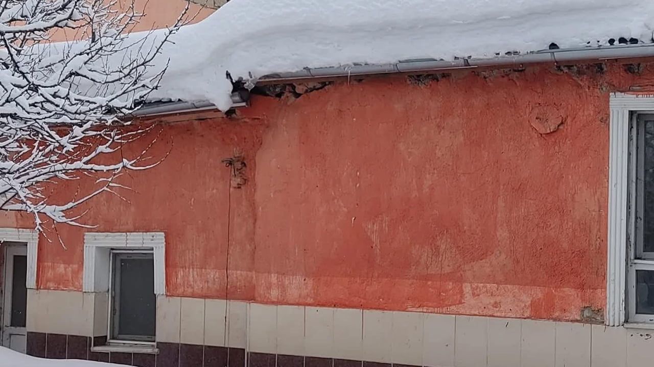Kayseri’de Develi ve Tomarza’da kar 50 cm’yi aştı, Develi’de ahır çöktü