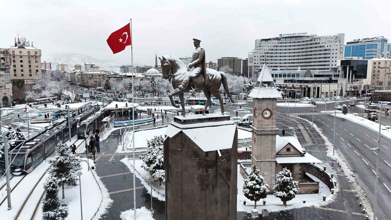Kayseri'de en soğuk yer Tomarza: -26,8 derece ölçüldü