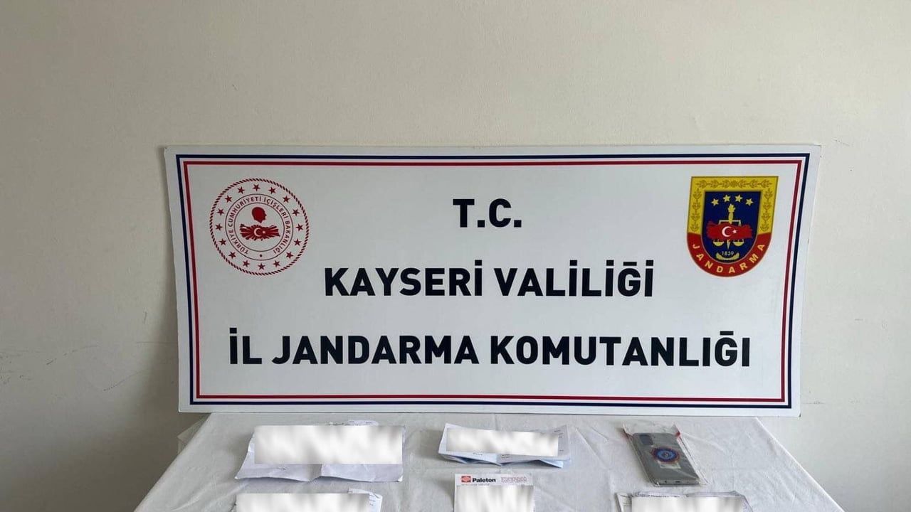 Kayseri'de jandarmadan tefecilik operasyonu: 2 gözaltı, 17 senet ele geçirildi