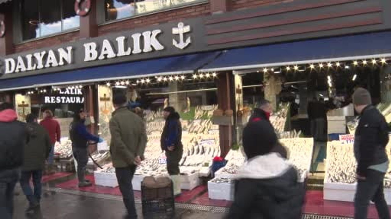 Kayseri'de kar yağışı tezgâhlarda balık bolluğu getirdi