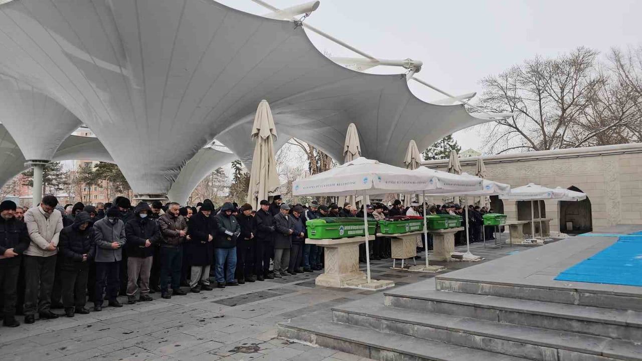 Kayseri'de Kurtuluş Savaşı gazisinin kızı Aniş Taş 102 yaşında hayatını kaybetti