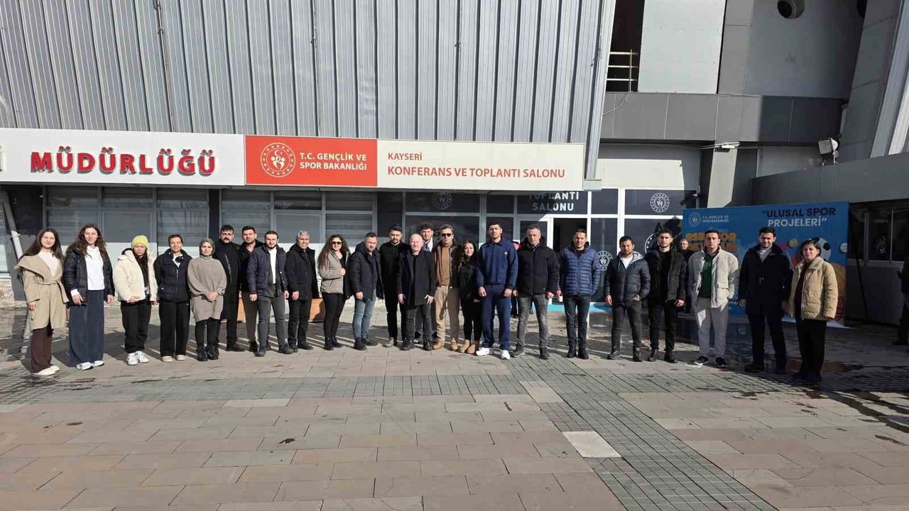 Kayseri'de Muaythai Aday Hakem Kursu: 45 Katılımcı Eğitimi Tamamlandı