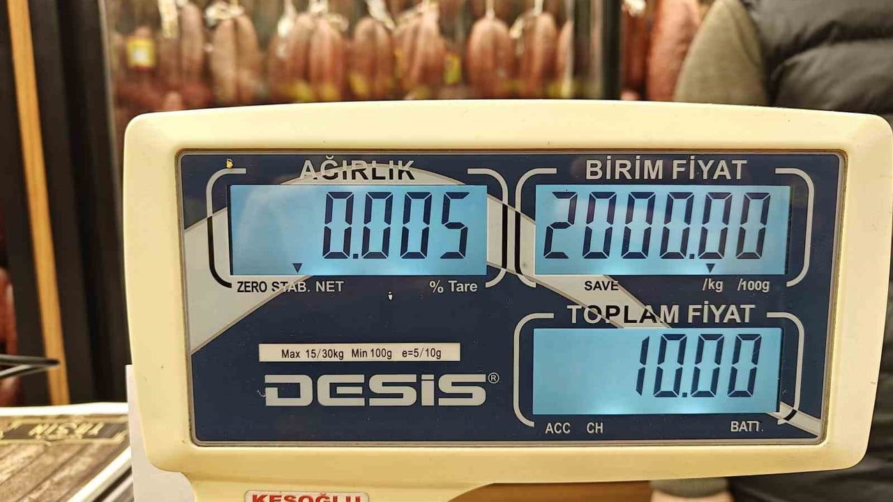Kayseri'de pastırma fiyatları: Kilogram 2.000–3.200 TL, dilim 10–32 TL