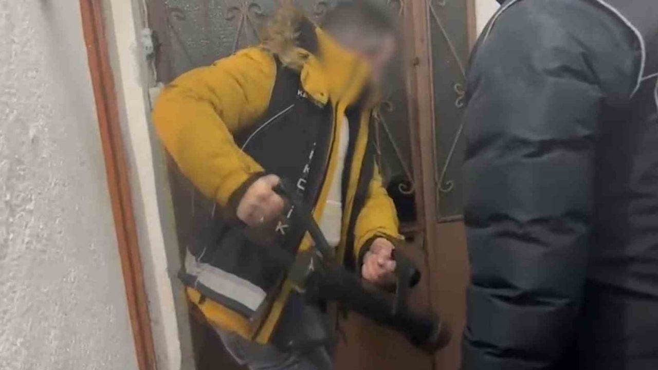 Kayseri'de uyuşturucudan aranan M.Y. sığınakta yakalandı