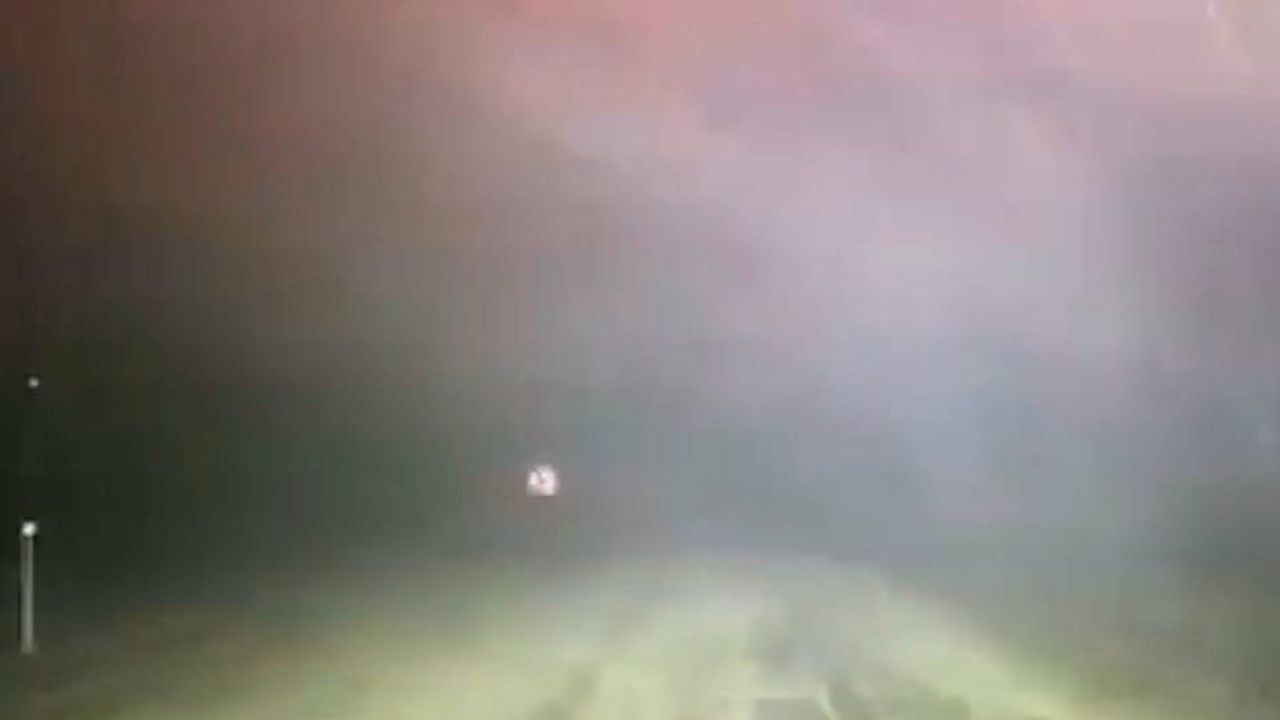 Kayseri-Kahramanmaraş kara yolu, yoğun kar ve tipi nedeniyle ulaşıma kapatıldı