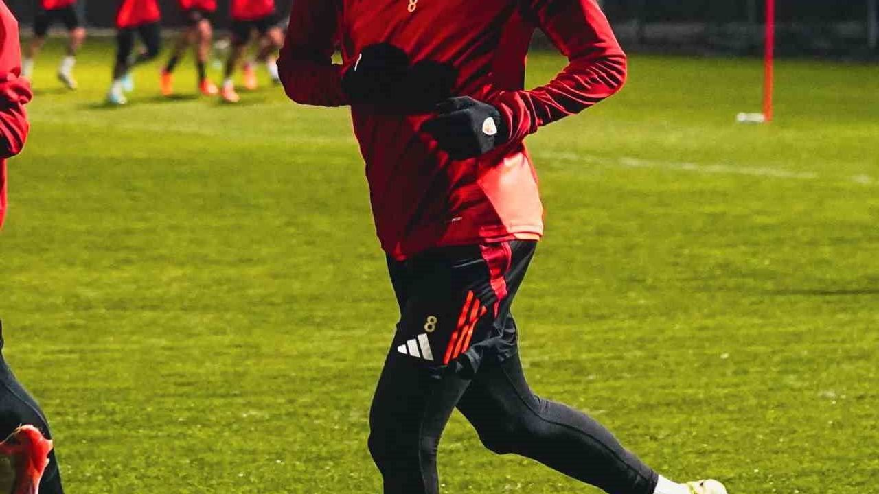 Kayserispor, Süper Lig ikinci yarı hazırlıkları için Antalya kampını başlattı