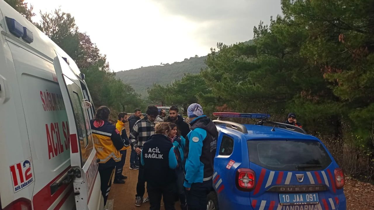 Kazdağları’nda kaybolan 3 kişi jandarma ve kurtarma ekiplerinin ortak çalışmasıyla sağ salim bulundu