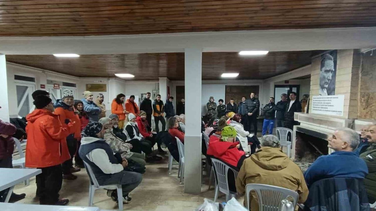 Kazıkbeli Savaşı Anısına Honaz Dağı’na 105 Dağcının Zirve Tırmanışı