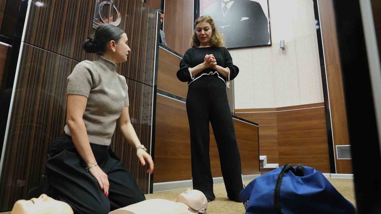 Keçiören Belediyesi'nden personele iki günlük ilk yardım eğitimi