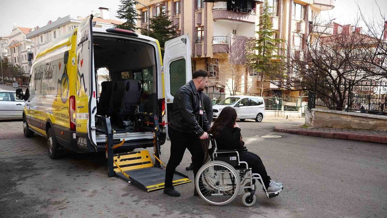 Keçiören Belediyesi ücretsiz "Engelsiz Taksi" ile engelli ulaşımını kolaylaştırıyor