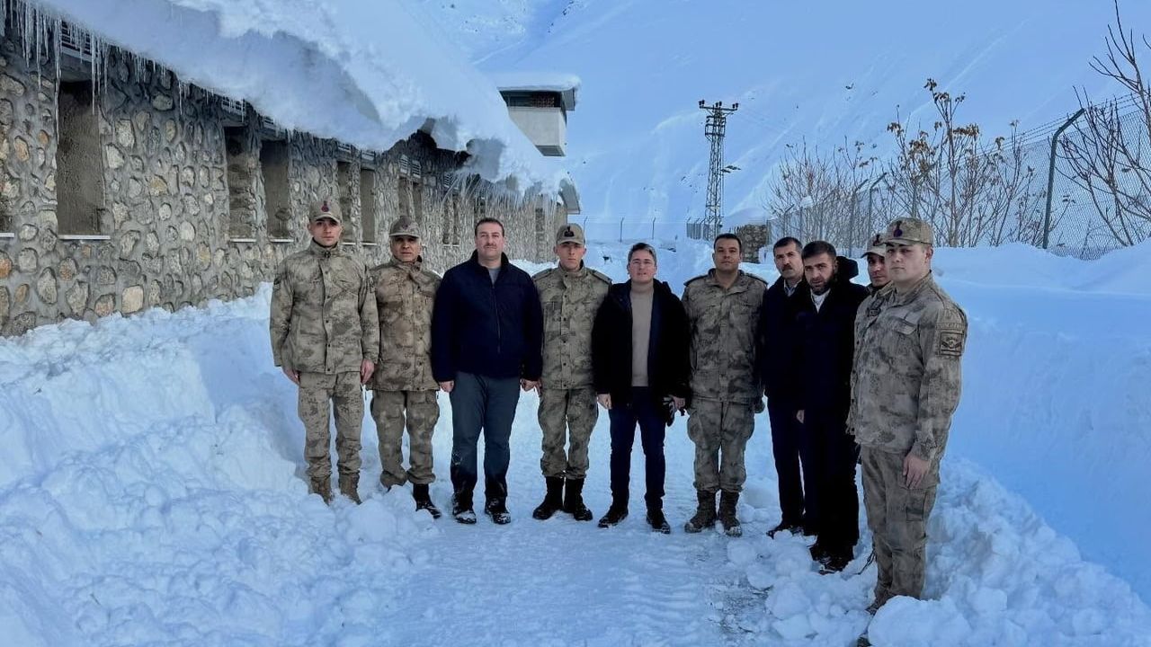 Kemaliye Kaymakamı Emirhan Arıkan Başbağlar Karakolu’nu Ziyaret Etti