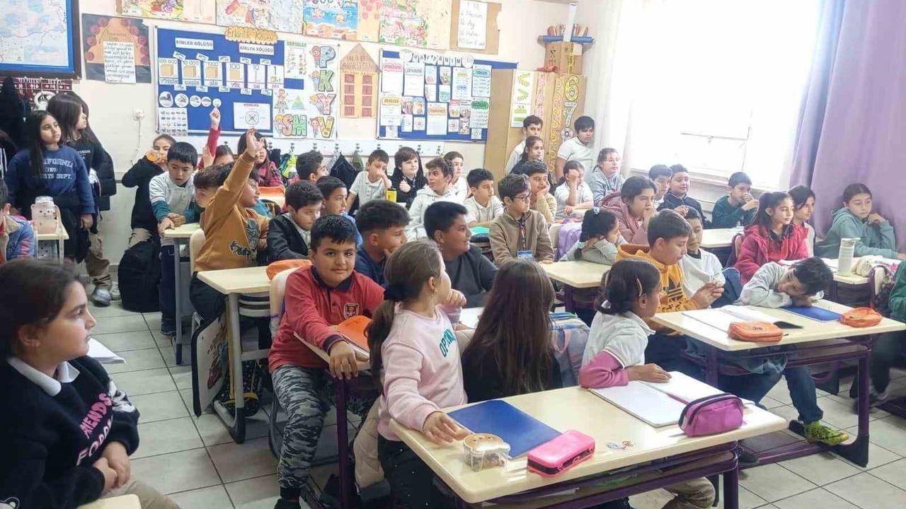 Kemer Belediyesi 22 okulda 1306 öğrenciye sıfır atık eğitimi verdi