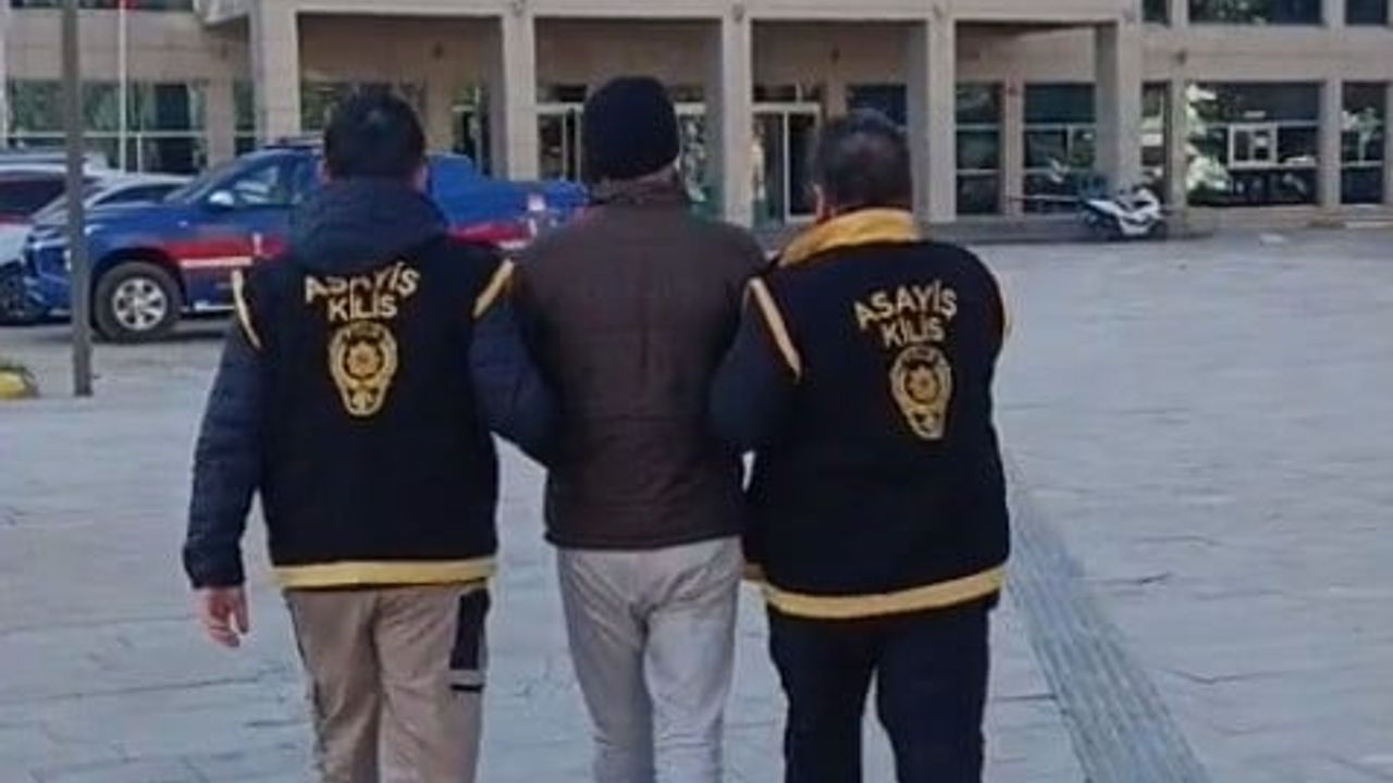 Kilis polisi, 3 yıldır aranan 17 yıl 6 ay hapis cezası bulunan hükümlüyü Gaziantep’te yakaladı