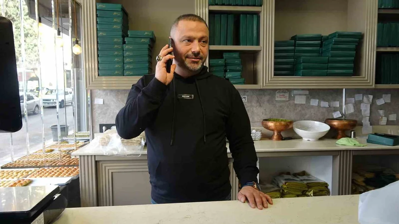 Kilis’te tatlıcı, 'Ceza İnfaz Kurumu özel kalemi' kılığındaki dolandırıcıların tuzağına düşerek 25 bin TL kaybetti