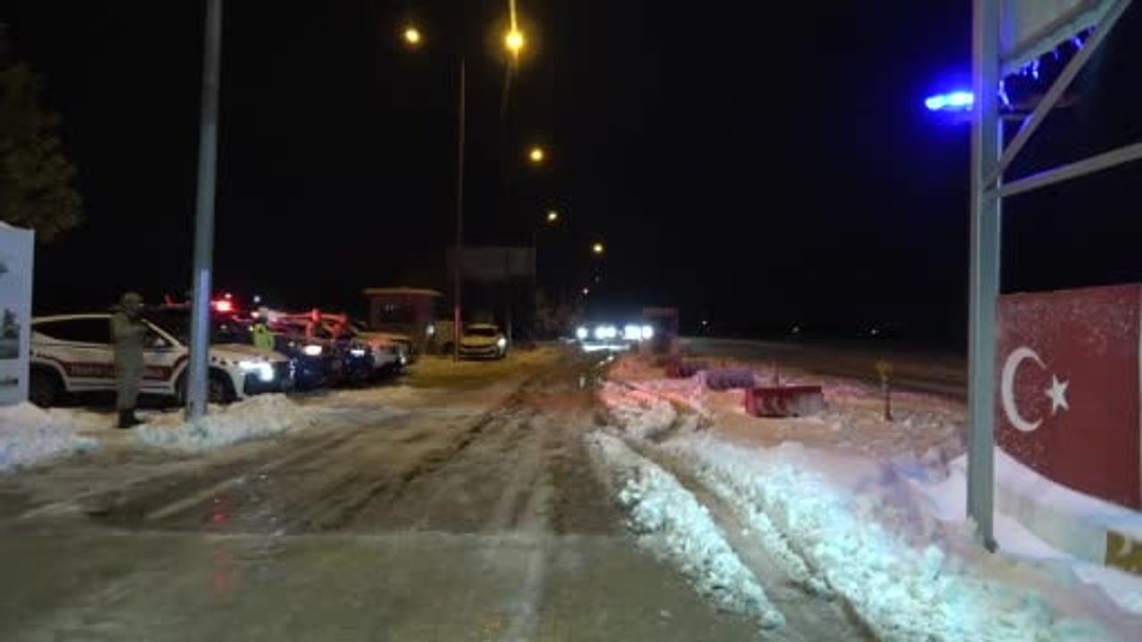 Kilis Valisi Tahir Şahin’den Yeni Yıl Denetimi: Seve Kontrol Noktasında İnceleme