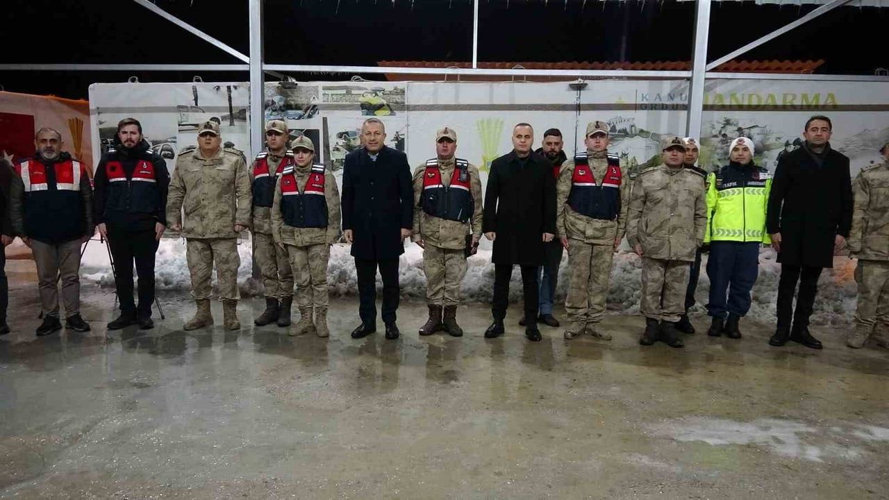Kilis Valisi Tahir Şahin Seve Kontrol Noktasında Yeni Yıl Denetimi Yaptı