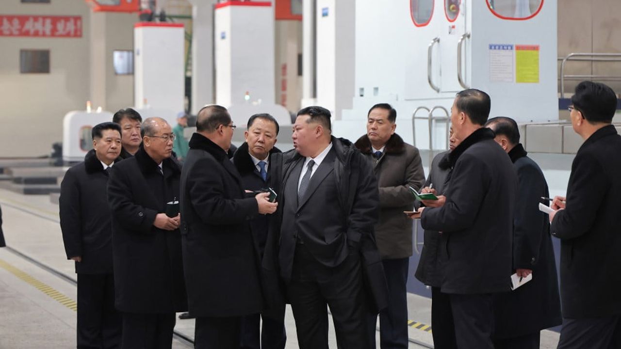 Kim Jong-Un, modernizasyon gecikmeleri gerekçesiyle Başbakan Yardımcısı Yang Sung Ho'yu görevden aldı