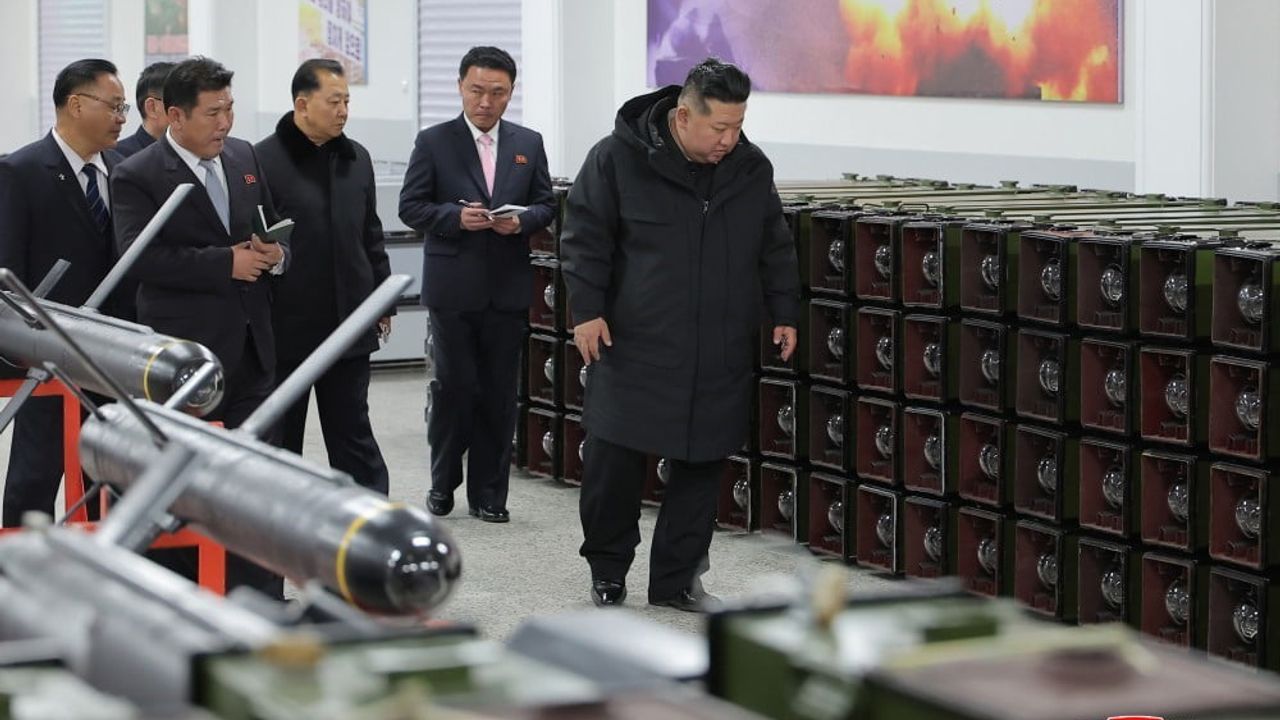 Kim Jong-Un, taktik güdümlü füze üretimini 2,5 kat artırma talimatı verdi