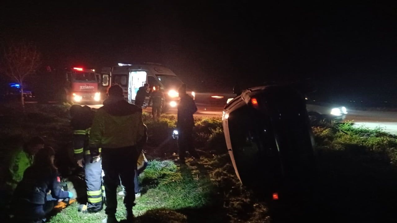 Kırıkhan'da otomobil devrildi: Sürücü yaralandı