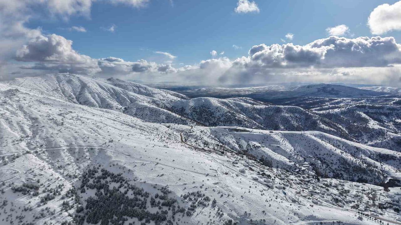Kırıkkale'de kar hasreti 1.744 rakımlı Dinek Dağı'nda giderildi