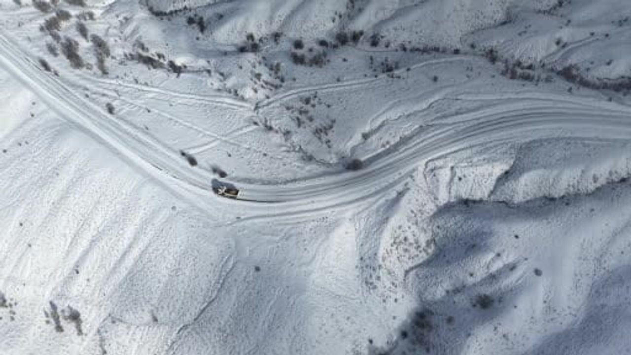 Kırıkkale'de karla mücadele tamamlandı: Tüm köy ve grup yolları ulaşıma açıldı