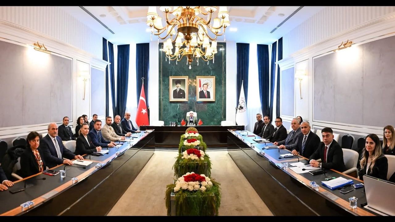 Kırklareli’de gençlik ve spor yatırımları masaya yatırıldı — Vali Uğur Turan başkanlığında 2026 planları değerlendirildi