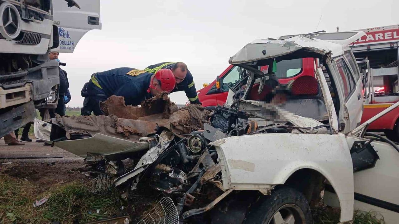 Kırklareli'de otomobil ile kamyon çarpıştı: 1 ölü, 1 ağır yaralı