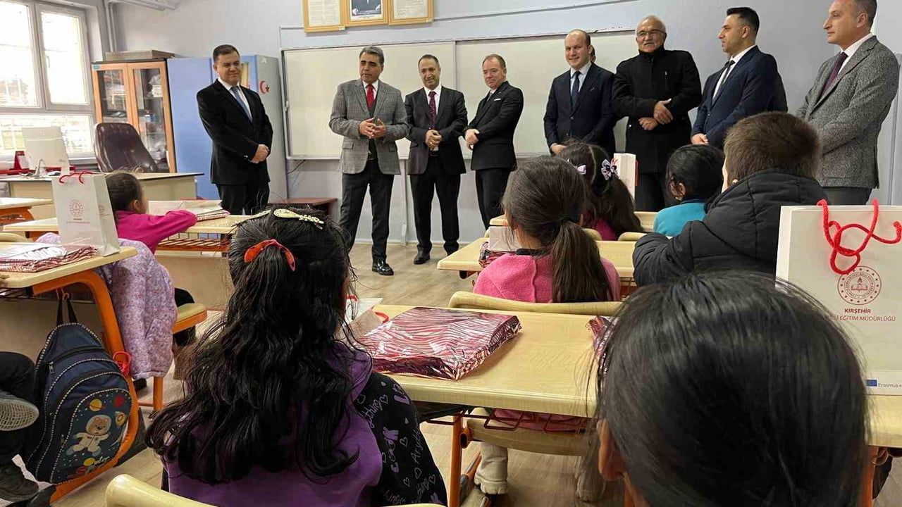 Kırşehir'de 45 bin 941 öğrenci karne heyecanı yaşadı