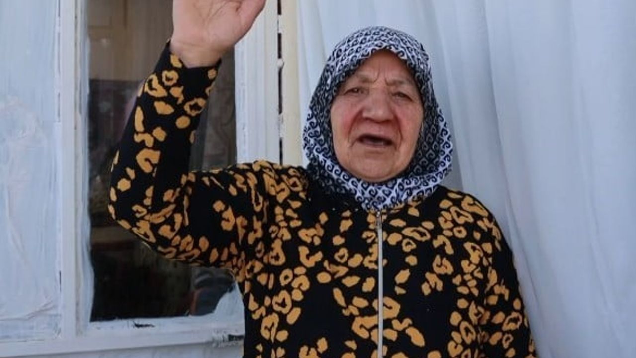 Kırşehir'de 70 yaşındaki babaannenin 29 yıldır hasta torununa kesintisiz bakımı